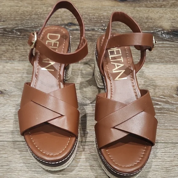 EUC Deltan Contempory Brown Leather Clog Block Heel Buckle Sandals Quiet Lux 8 - Picture 3 of 11